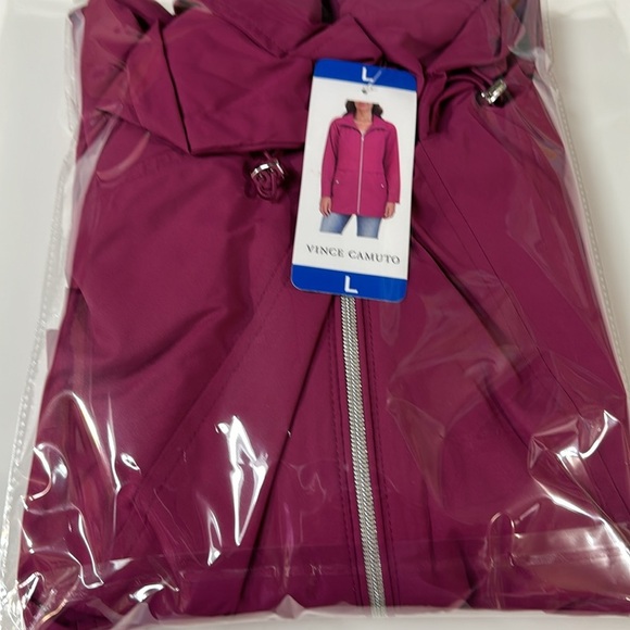 NWT Vince Camuto Ladies' Rain Jacket - Picture 13 of 13